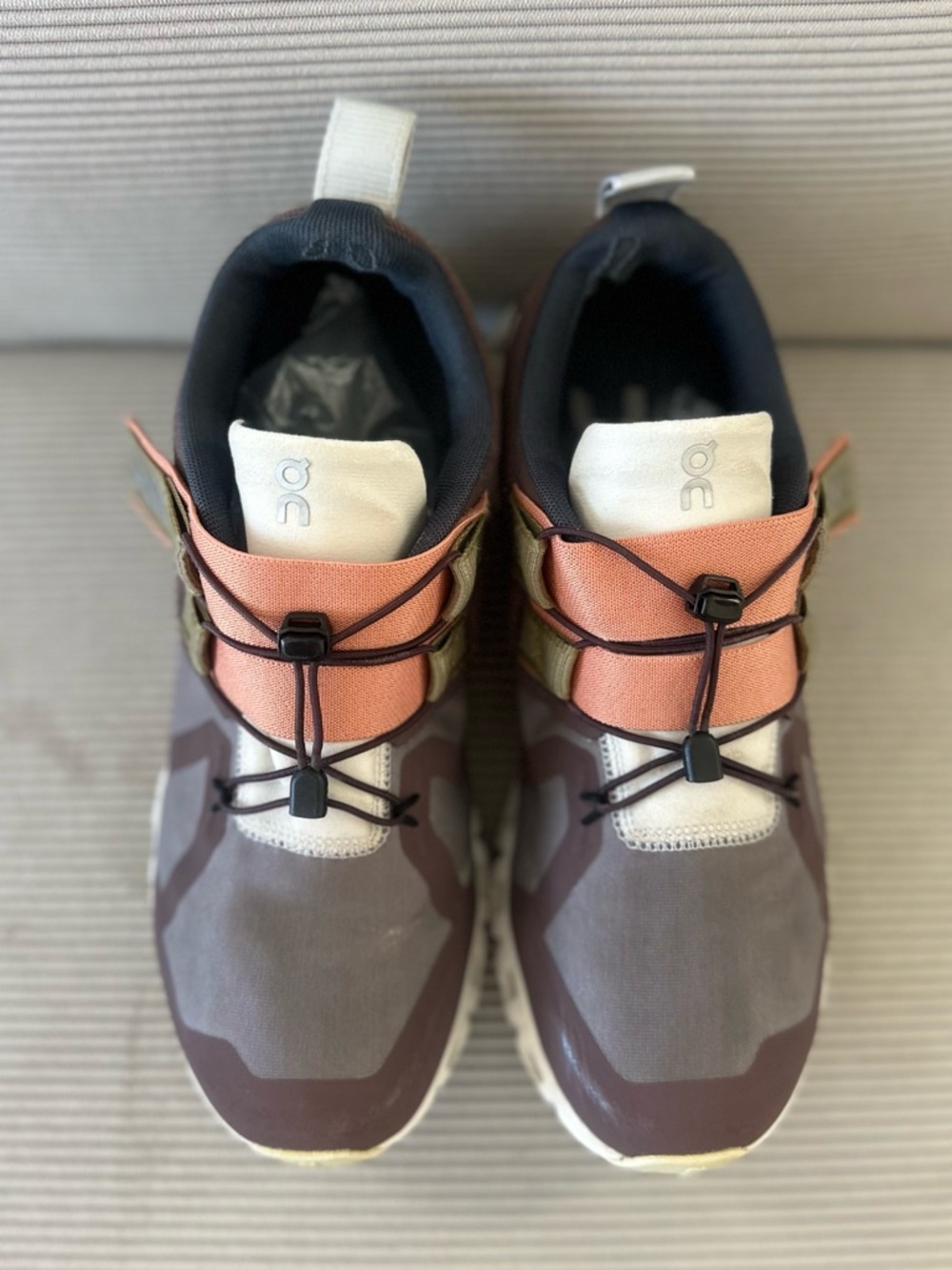 On Running - On Cloud Women’s Nexus in the "Grape/Zinc" size 8 - Picture 6 of 9
